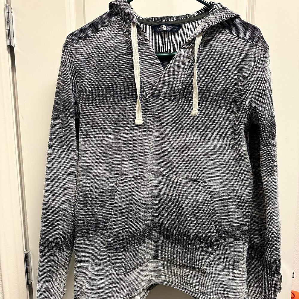 The North Face top, hoodie, excellent condition, XS